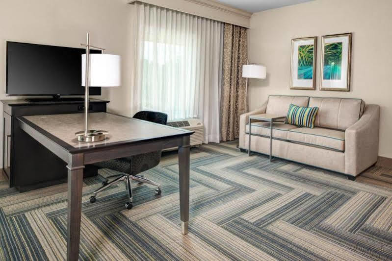 Hampton Inn & Suites By Hilton Atlanta Perimeter 던우디 외부 사진