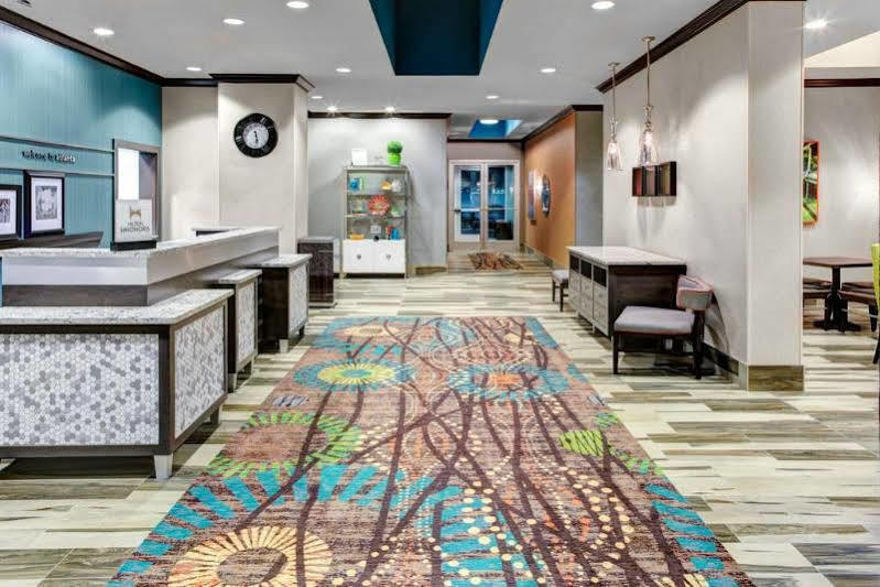 Hampton Inn & Suites By Hilton Atlanta Perimeter 던우디 외부 사진