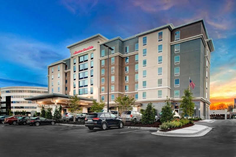 Hampton Inn & Suites By Hilton Atlanta Perimeter 던우디 외부 사진
