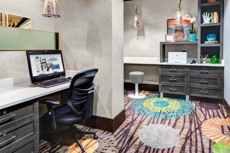 Hampton Inn & Suites By Hilton Atlanta Perimeter 던우디 외부 사진